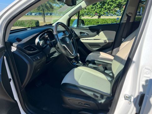Used 2020 Buick Encore Preferred image 12