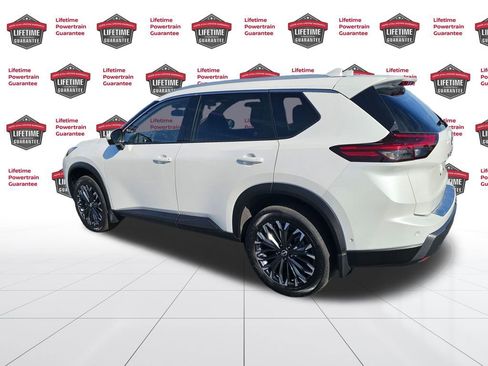 Certified 2025 Nissan Rogue SL w/ Tech Package image 3