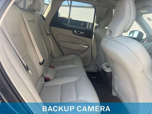 Used 2022 Volvo XC60 B5 Momentum w/ Protection Package Premier FWD image 14