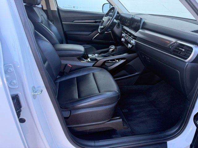 Used 2024 Kia Telluride LX FWD image 18