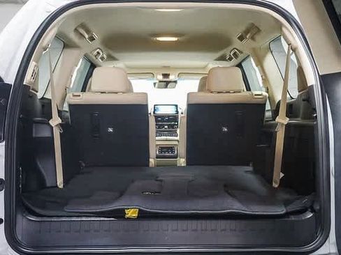 Used 2023 Lexus GX 460 Premium w/ Accessory Package image 28