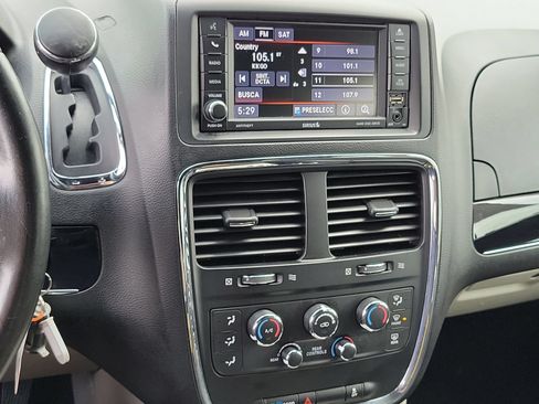 Certified 2020 Dodge Grand Caravan SXT FWD image 13