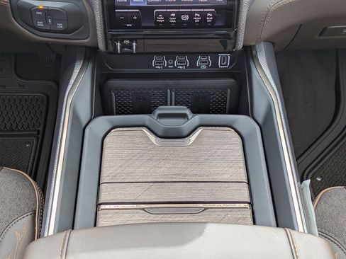 New 2026 RAM 2500 Limited AWD/4WD image 20