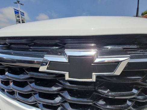 Used 2024 Chevrolet Trax RS FWD image 27