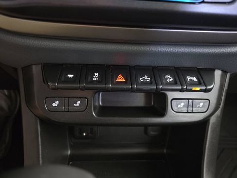 Certified 2022 Chevrolet Colorado Z71 w/ LPO, Tonneau and Step Package AWD/4WD image 23