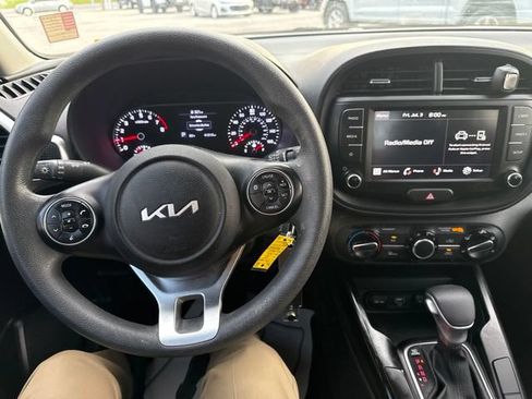 Used 2022 Kia Soul LX FWD image 10