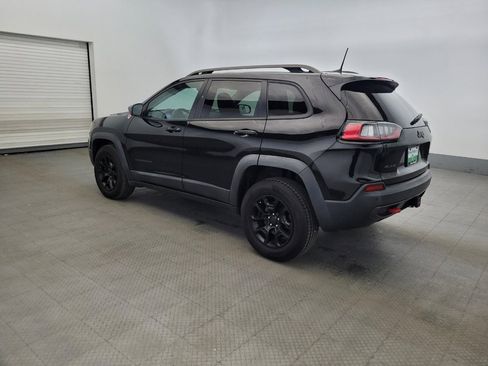 Used 2019 Jeep Cherokee Trailhawk w/ Comfort/Convenience Group AWD/4WD image 3