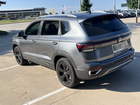 Certified 2025 Volkswagen Taos SEL image 8