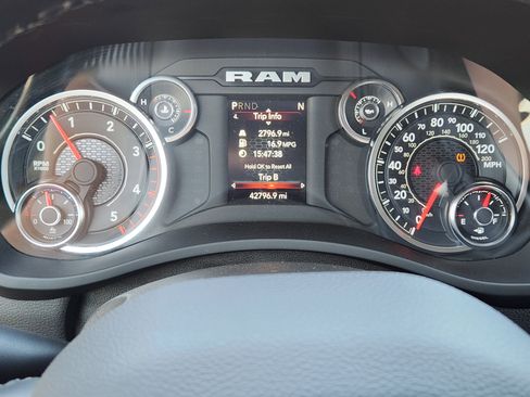 Used 2024 RAM 2500 Big Horn image 17