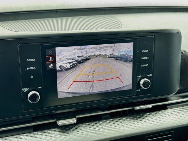 Used 2024 Kia Carnival LX FWD image 13