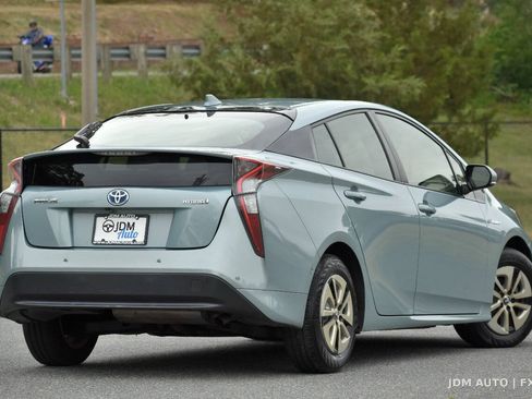 Used 2017 Toyota Prius Two w/ Prius Two Safety Plus Package FWD image 5