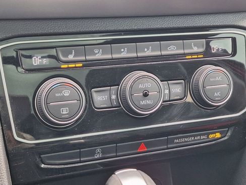 Used 2023 Volkswagen Atlas SE image 22