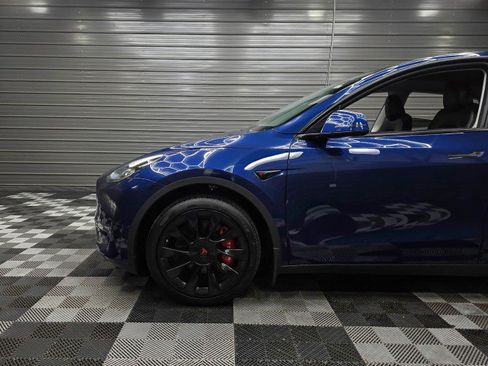 Used 2025 Tesla Model Y Long Range AWD/4WD image 41