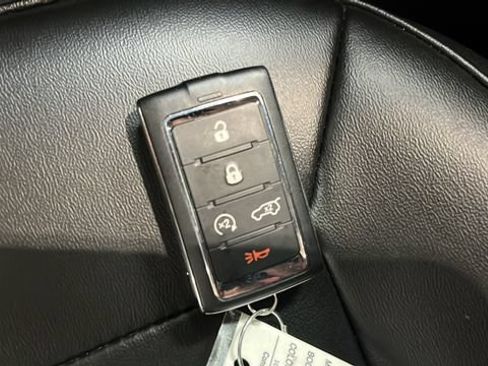Used 2023 Jeep Grand Cherokee L Limited AWD/4WD image 9