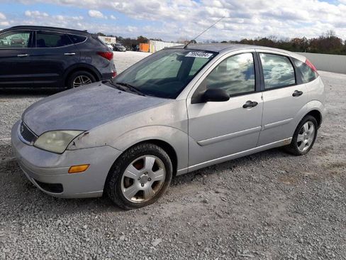 Used 2005 Ford Focus ZX5 Hatchback image 1