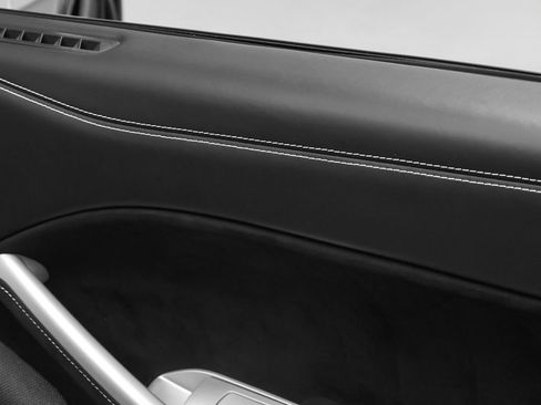Used 2014 Ferrari F12 Berlinetta RWD image 32