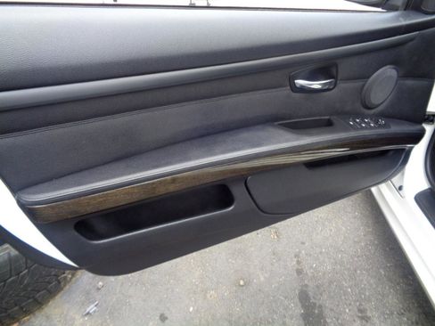 Used 2013 BMW 335i Convertible RWD image 25