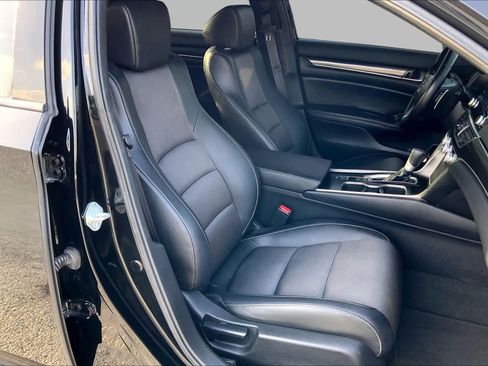 Used 2021 Honda Accord Sport image 9