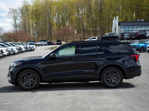 Used 2025 Ford Explorer ST AWD/4WD image 8