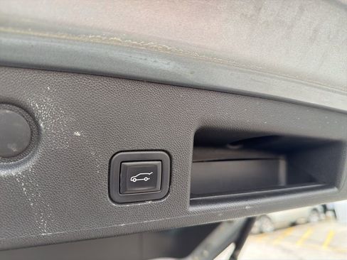 Used 2023 Chevrolet Equinox LT image 16