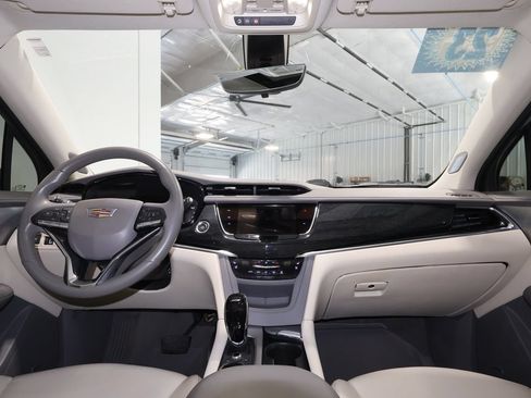 Used 2023 Cadillac XT6 Premium Luxury w/ Technology Package AWD/4WD image 31