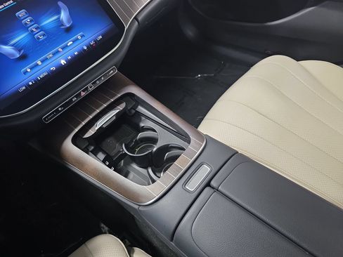 Used 2025 Mercedes-Benz E 350 4MATIC Sedan image 25