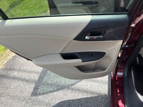 Used 2016 Honda Accord EX-L image 34