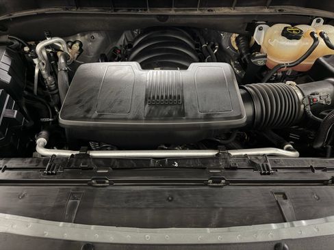 Used 2025 Chevrolet Tahoe Premier AWD/4WD image 43