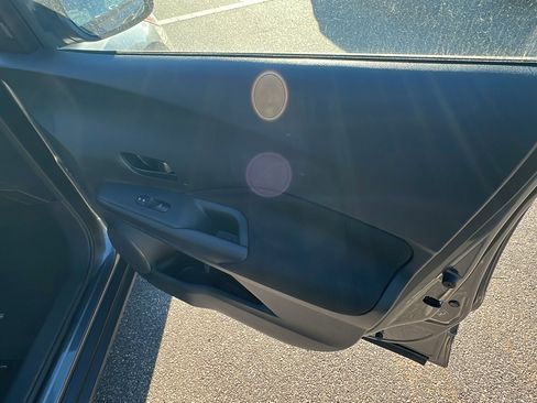 Used 2024 Nissan Kicks S image 18