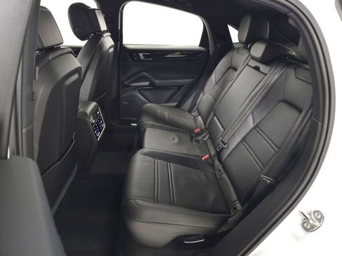Used 2020 Porsche Cayenne AWD/4WD image 37