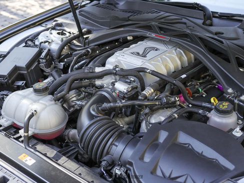 Used 2020 Ford Mustang Shelby GT500 w/ Technology Package image 16