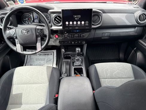 Used 2021 Toyota Tacoma TRD Off-Road w/ Technology Package AWD/4WD image 16