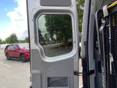 Used 2012 Mercedes-Benz Sprinter 2500 image 22