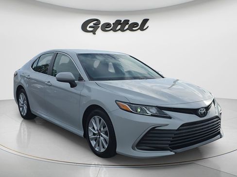Used 2023 Toyota Camry LE FWD image 3