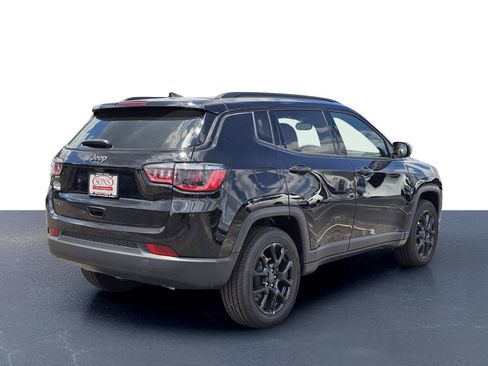 New 2026 Jeep Compass Latitude AWD/4WD image 8