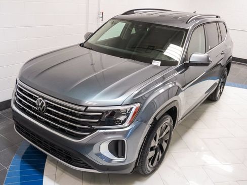 Used 2025 Volkswagen Atlas SE AWD/4WD image 47