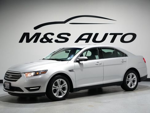 Used 2018 Ford Taurus SEL image 4