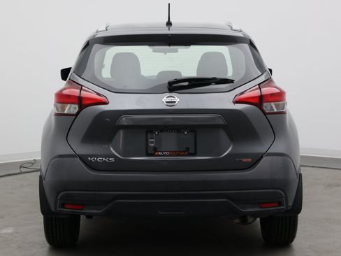Used 2019 Nissan Kicks S FWD image 6