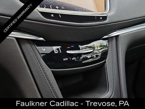 Used 2022 Cadillac XT5 Premium Luxury w/ Technology Package AWD/4WD image 17