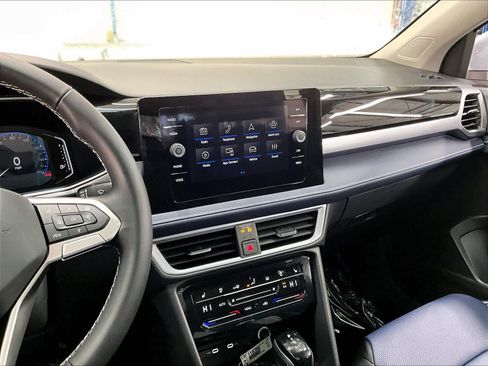New 2026 Volkswagen Taos SEL image 9