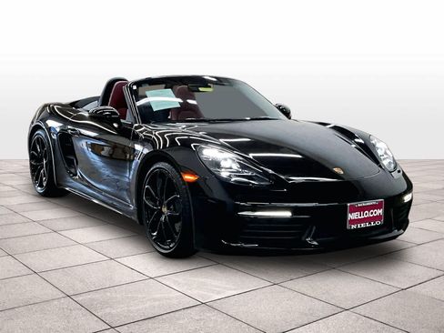 Used 2024 Porsche 718 Boxster RWD image 2