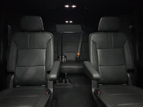 Used 2022 Chevrolet Suburban RST w/ Luxury Package AWD/4WD image 38