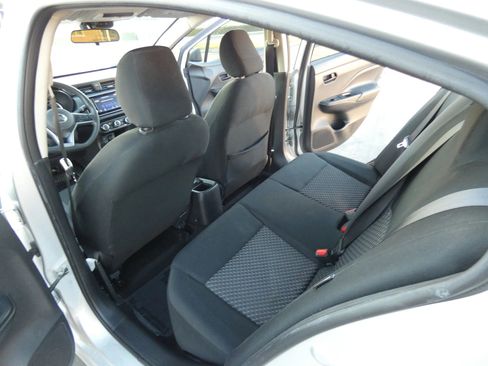 Used 2020 Nissan Versa S image 41