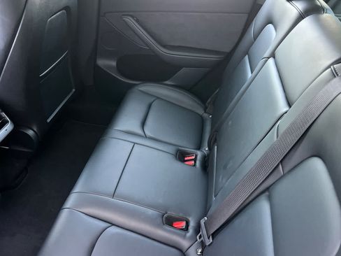 Used 2023 Tesla Model Y Long Range AWD/4WD image 5