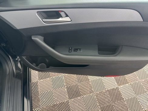 Used 2018 Hyundai Sonata SE FWD image 21