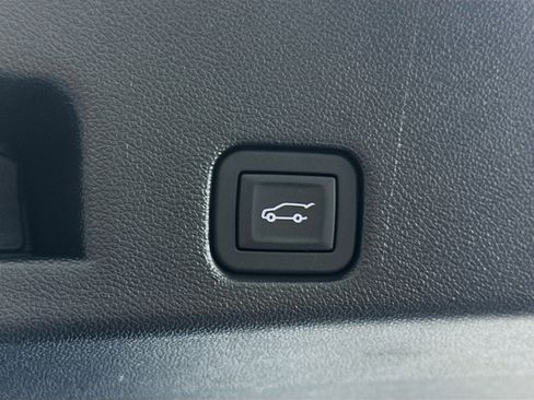 Used 2025 Buick Enclave Preferred FWD image 31