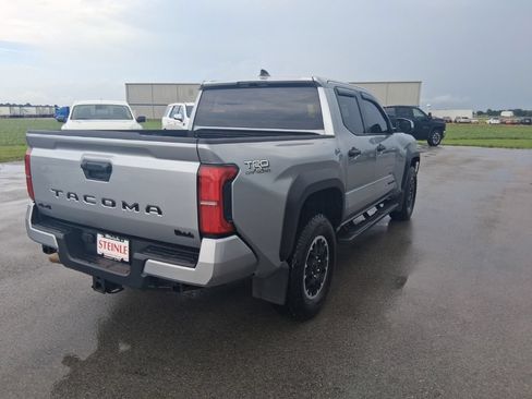 Used 2025 Toyota Tacoma TRD Off-Road AWD/4WD image 7