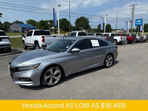Used 2018 Honda Accord Touring image 2