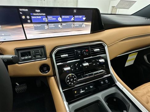 New 2025 Nissan Armada Platinum Reserve image 14