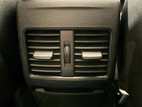 Used 2019 Mercedes-Benz GLA 250 4MATIC image 26